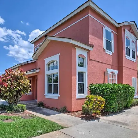 Resort Townhome 10 Miles From Disney!